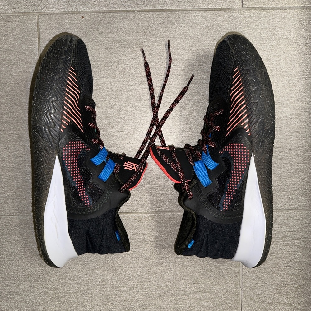 Kyrie Flytrap 5 'Black Size 11.5 - image 3